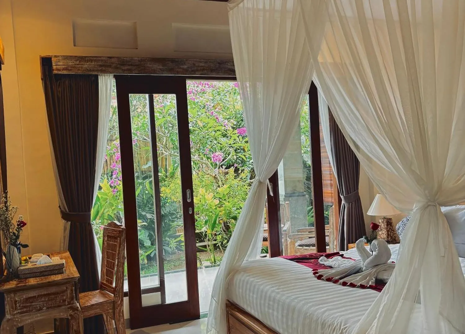 Ayis House Bed & Breakfast Ubud